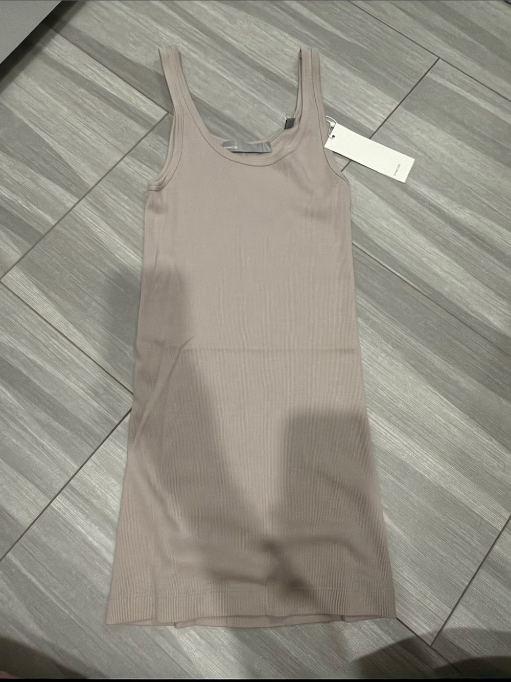 Vince Sleeveless Ribbed Tank in Light Mauve